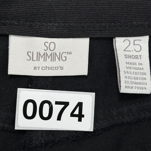 Chico’s Pants Women's 2.5 Short US 14 Black So Slimming Trousers Measure 35x28 - Picture 12 of 12